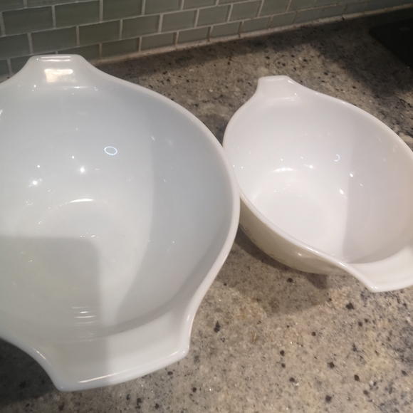 Vintage 2 x PYREX Forest Mushroom Cinderella Nesting 2.5 & 1.5 Liters Bowls - Picture 7 of 9